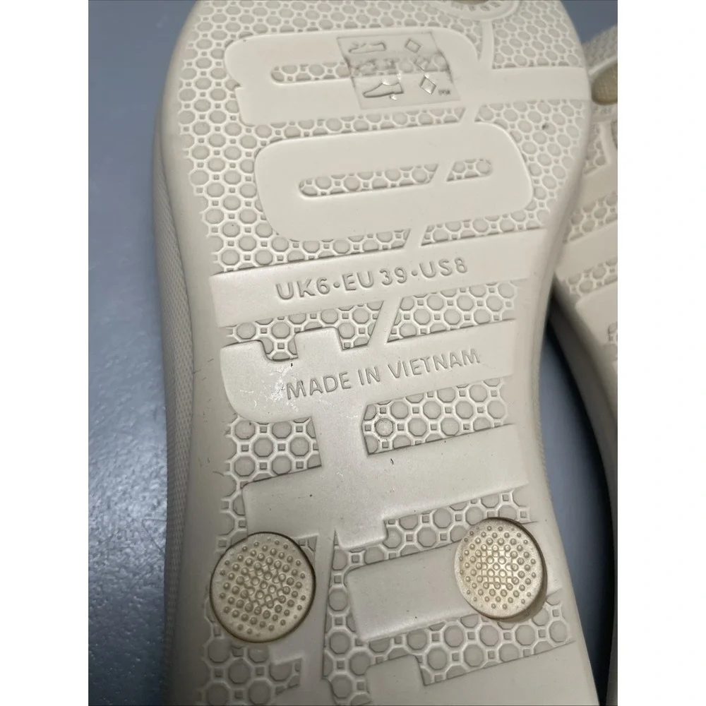 FITFLOP iQushion Beige Thong Flip Flop Sandals Women's Size 8